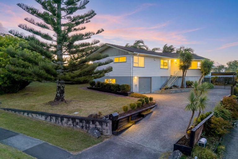 Photo of property in 5 Mckinley Road, Sunnyvale, Auckland, 0612