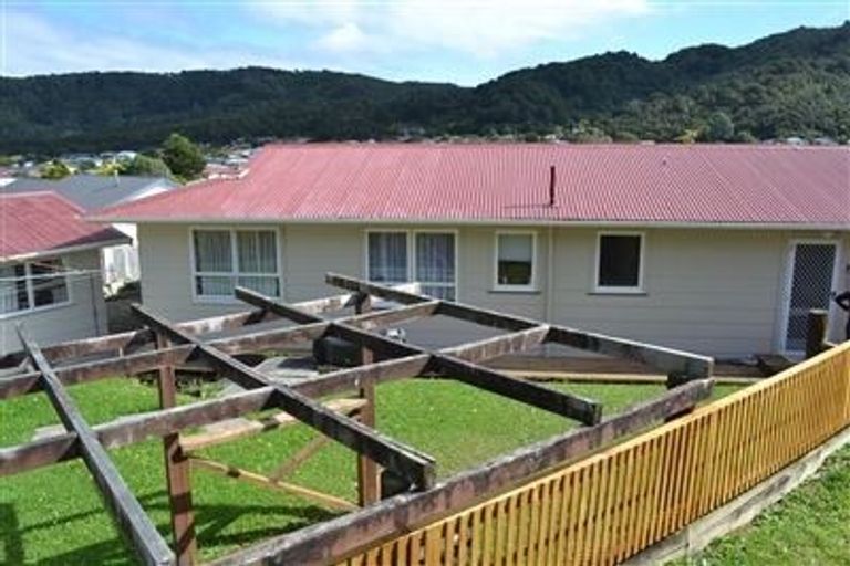 Photo of property in 8 Manurewa Grove, Wainuiomata, Lower Hutt, 5014