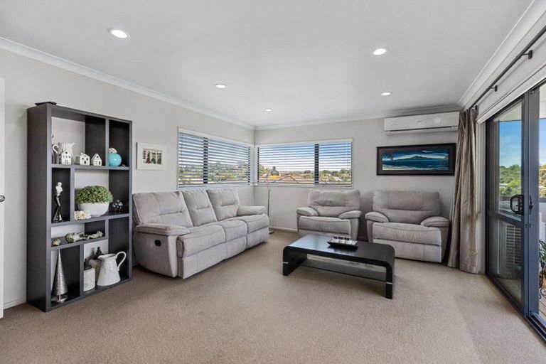 Photo of property in 18 Ko Place, Pyes Pa, Tauranga, 3112