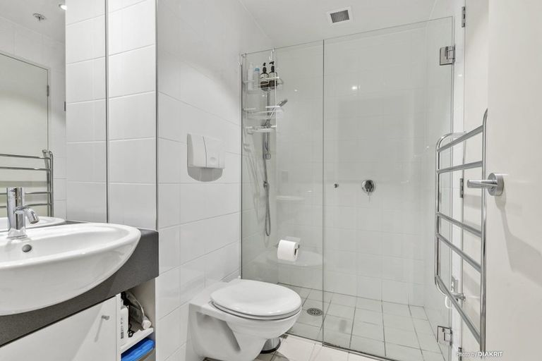 Photo of property in Sanctum Apartment, 10 Ebor Street, Te Aro, Wellington, 6011