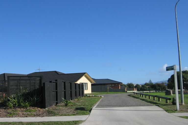 Photo of property in 4 Barbaras Way, Waikanae Beach, Waikanae, 5036