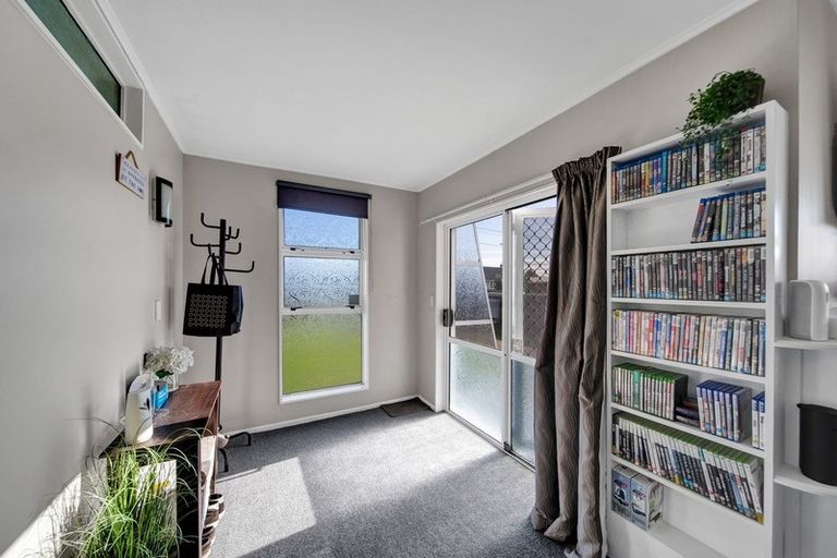 Photo of property in 64 Reid Avenue, Hawera, 4610