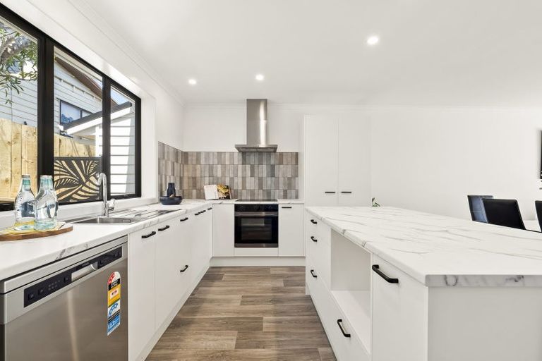Photo of property in 30c Russell Road, Manurewa, Auckland, 2102