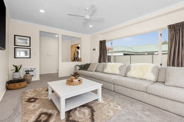 Photo of property in 13 Flemington Place, Taradale, Napier, 4112