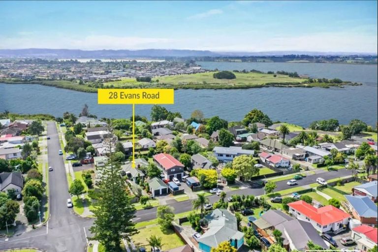 Photo of property in 28 Evans Road, Weymouth, Auckland, 2103