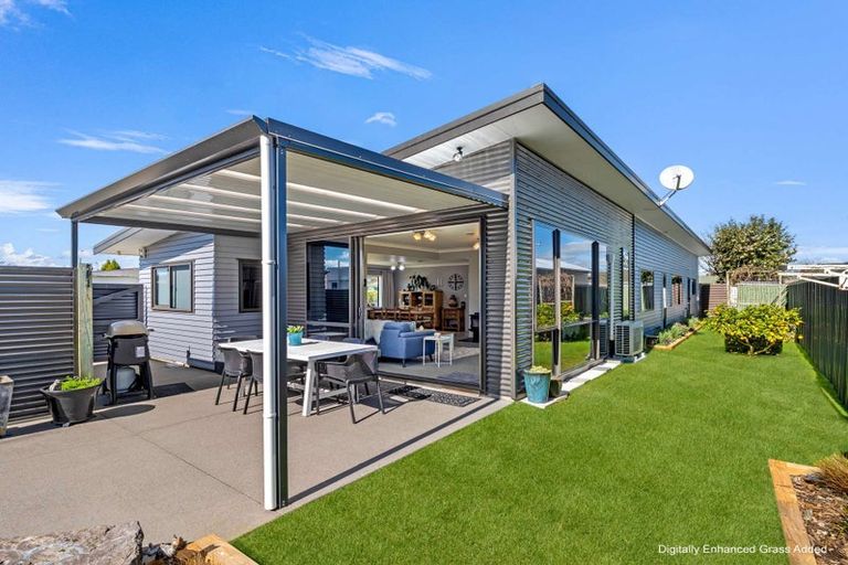 Photo of property in 19a Kawaha Point Road, Fairy Springs, Rotorua, 3015