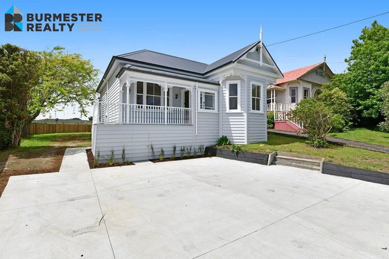 Photo of property in 5 Porter Crescent, Helensville, 0800