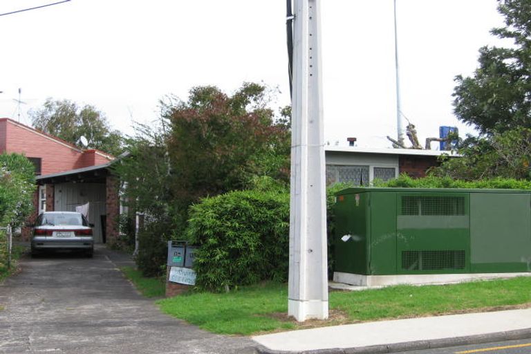 Photo of property in 1a Lyndhurst Road, Te Atatu South, Auckland, 0610