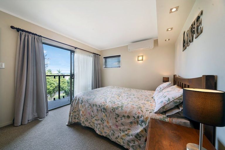 Photo of property in 180 Royal Road, Massey, Auckland, 0614