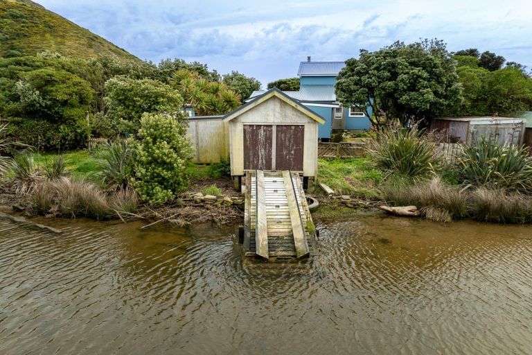Photo of property in 6 Estuary Street, Makara Beach, Karori, 6972