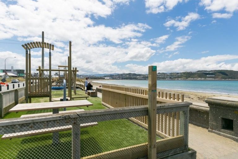 Photo of property in 40 Rua Street, Lyall Bay, Wellington, 6022