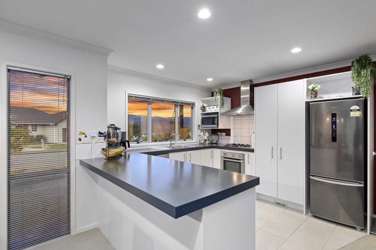 Photo of property in 20 Ronald Scott Grove, Riverstone Terraces, Upper Hutt, 5018