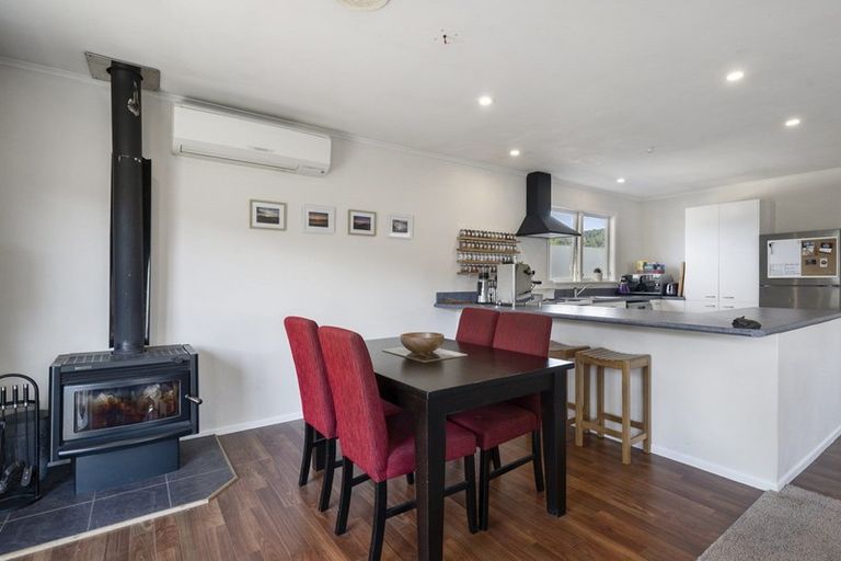 Photo of property in 44 Momona Street, Wainuiomata, Lower Hutt, 5014