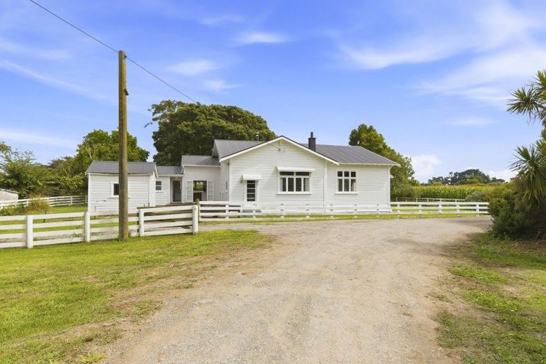 Photo of property in 225 Kuku Beach Road, Kuku, Levin, 5570
