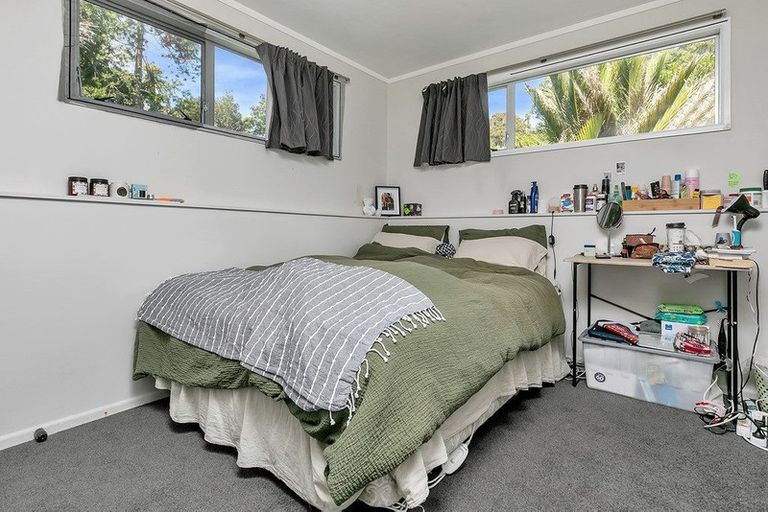 Photo of property in 146 Glenfield Road, Birkenhead, Auckland, 0626