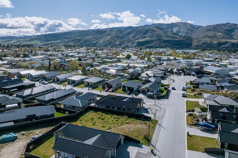 Photo of property in 12 Smitham Drive, Cromwell, 9310