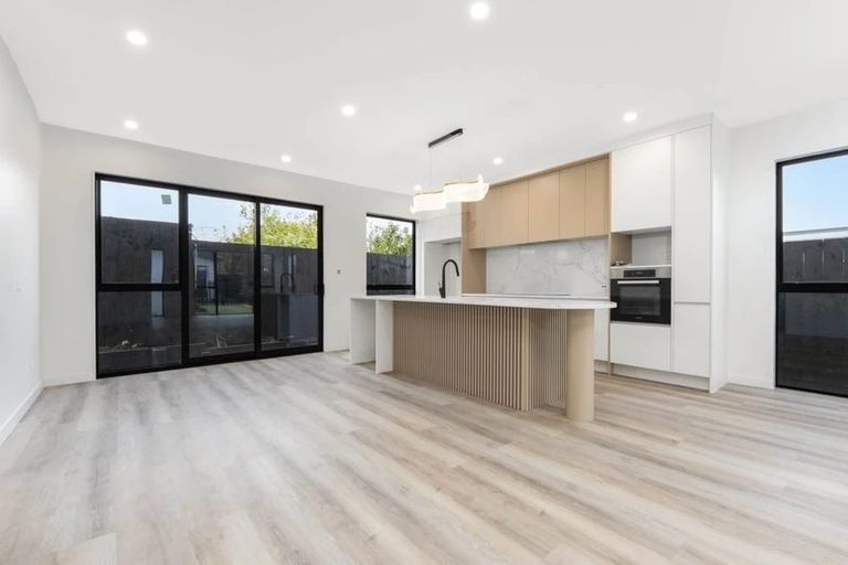 Photo of property in 134e Mokoia Road, Chatswood, Auckland, 0626