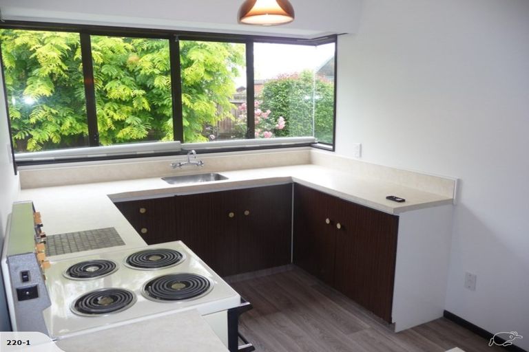 Photo of property in 35 Chipping Lane, Redwood, Christchurch, 8051