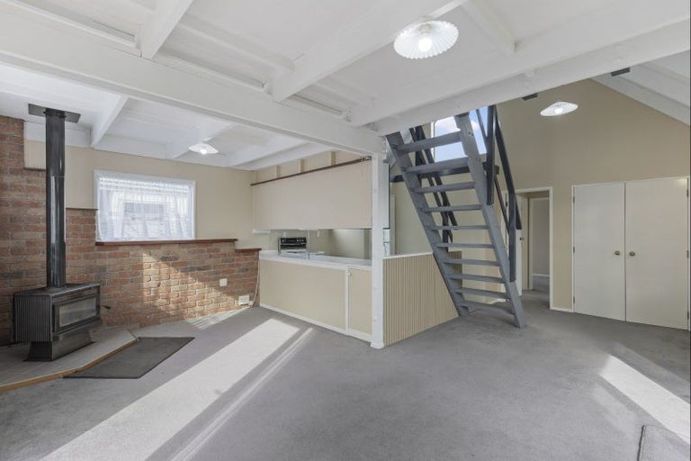 Photo of property in 1/9 Brierley Place, Marfell, New Plymouth, 4310