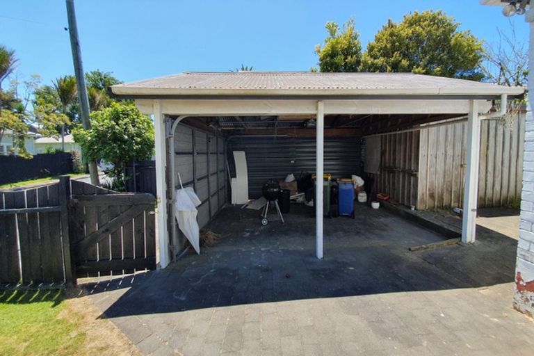 Photo of property in 70 Norwood Road, Bayswater, Auckland, 0622