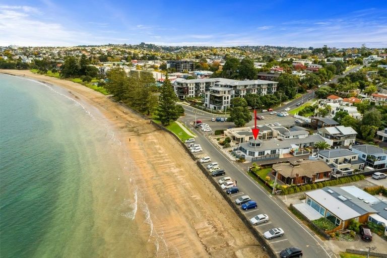 Photo of property in 1/26 Manly Esplanade, Browns Bay, Auckland, 0630