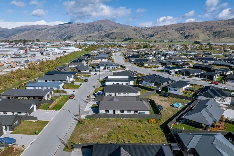 Photo of property in 12 Smitham Drive, Cromwell, 9310