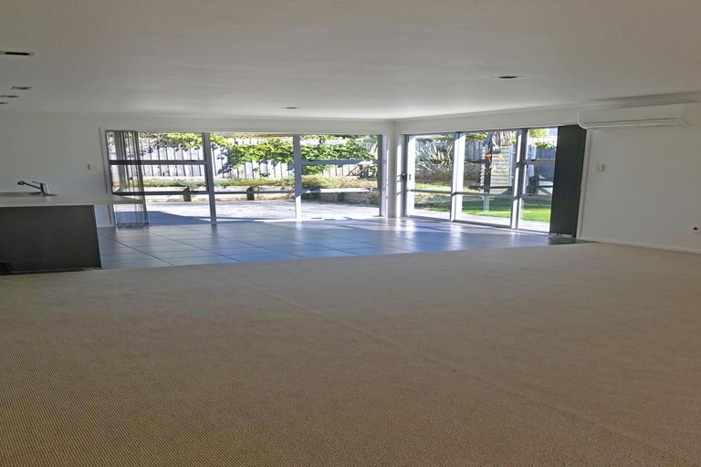 Photo of property in 18 Resolution Place, One Tree Point, 0118