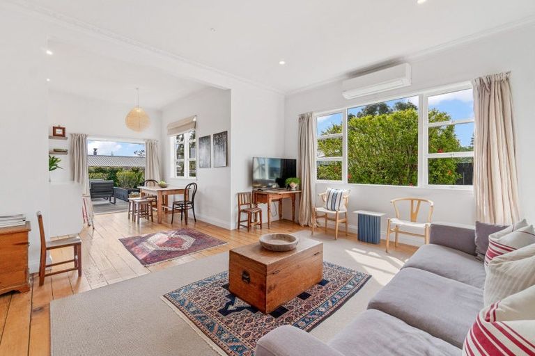 Photo of property in 236 Birkdale Road, Birkdale, Auckland, 0626