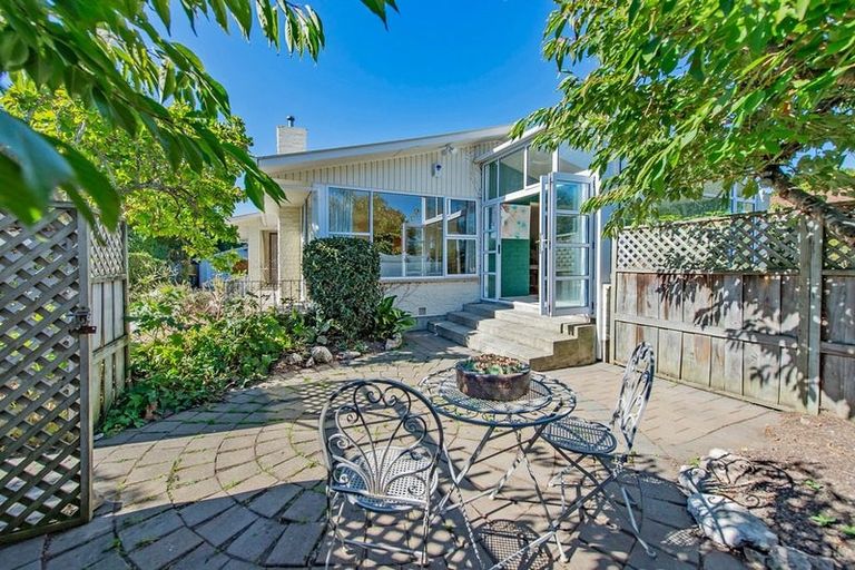 Photo of property in 64 Carruthers Street, Ilam, Christchurch, 8041