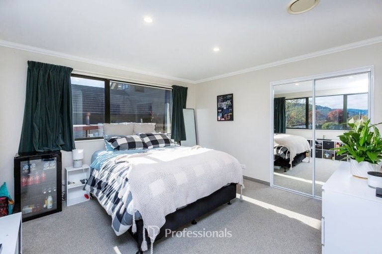 Photo of property in 18 Clearwater Terrace, Brown Owl, Upper Hutt, 5018