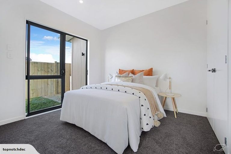 Photo of property in 18 Observation Green, Hobsonville, Auckland, 0616