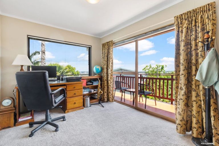 Photo of property in 1/67 Seaview Road, Castor Bay, Auckland, 0620