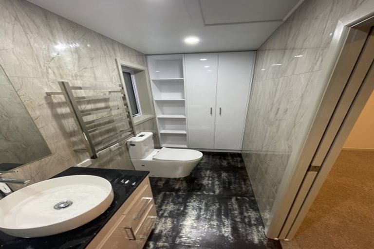 Photo of property in 16 Walworth Avenue, Pakuranga Heights, Auckland, 2010