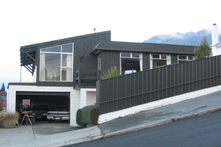 Photo of property in 19 Hobart Street, Queenstown, 9300