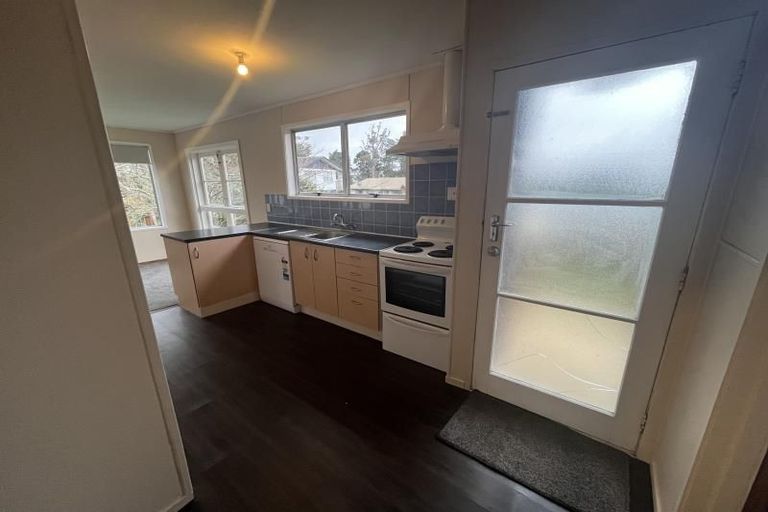 Photo of property in 4 Kilcar Place, Massey, Auckland, 0614