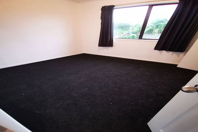 Photo of property in 2/20 Armada Drive, Ranui, Auckland, 0612