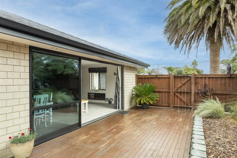 Photo of property in 53 Domett Street, Westport, 7825