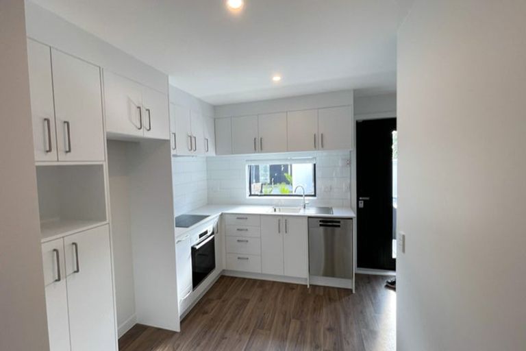 Photo of property in 13 Whanui Place, Mangere Bridge, Auckland, 2022