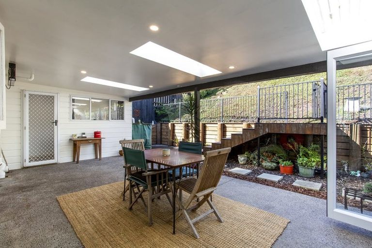 Photo of property in 17 Awaroa Road, Helensville, 0800