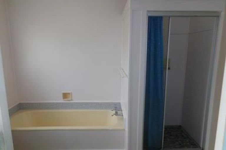 Photo of property in 129 Rathgar Road, Henderson, Auckland, 0610