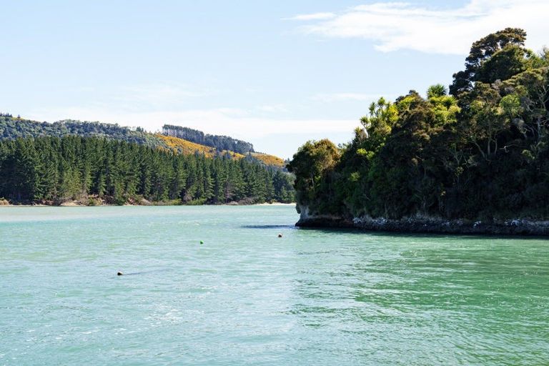 Photo of property in 10 Crescent Street, Purakaunui, Port Chalmers, 9081