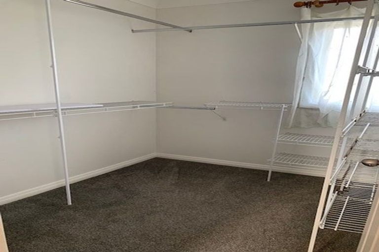 Photo of property in 2 Glastry Close, East Tamaki Heights, Auckland, 2016