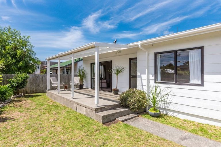 Photo of property in 6 Percival Road, Paraparaumu Beach, Paraparaumu, 5032