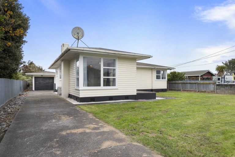 Photo of property in 3 Clifton Street, Bulls, 4818