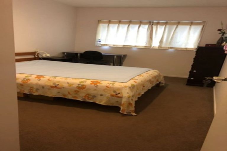 Photo of property in 16b Imperial Place, Henderson, Auckland, 0612