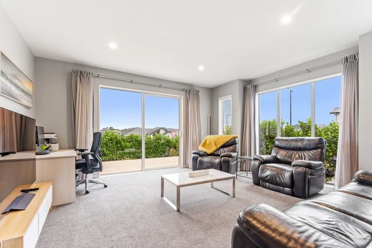 Photo of property in 2 Boocock Crescent, Orewa, 0931