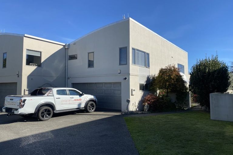 Photo of property in 2/19 Havelock Road, Havelock North, 4130