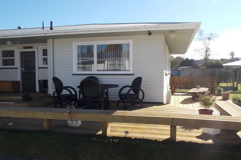 Photo of property in 16 Ongo Road, Hunterville, 4730