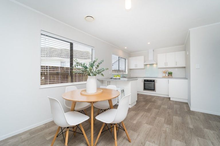 Photo of property in 60 Hillcrest Drive, Kelvin Grove, Palmerston North, 4414