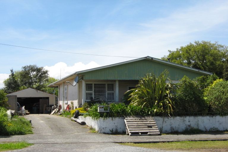 Photo of property in 137 Queen Street, Westport, 7825